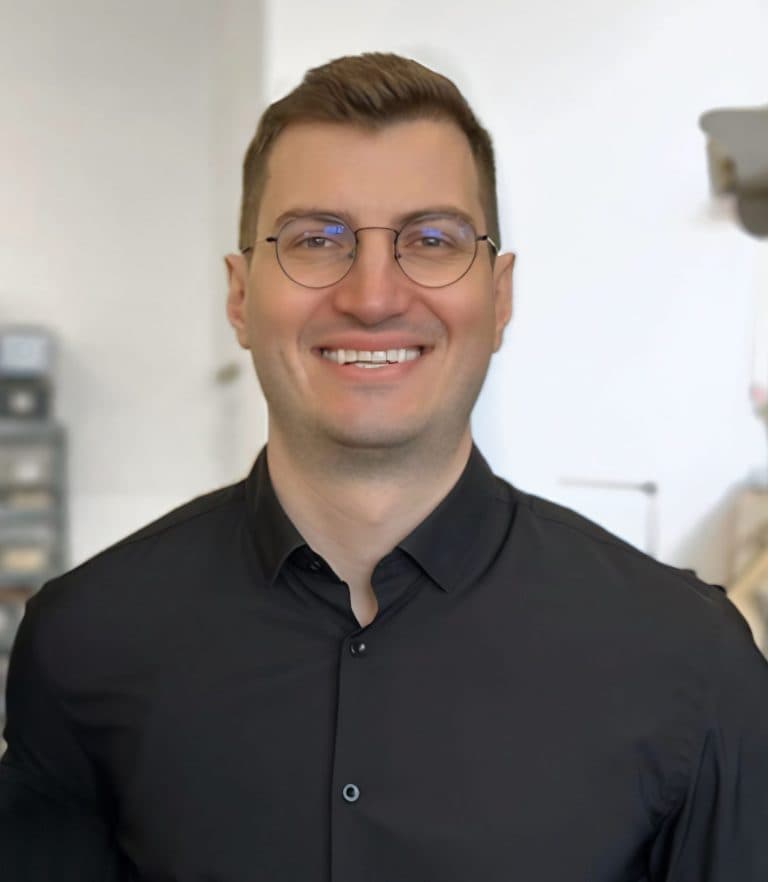 Bojan Mandura