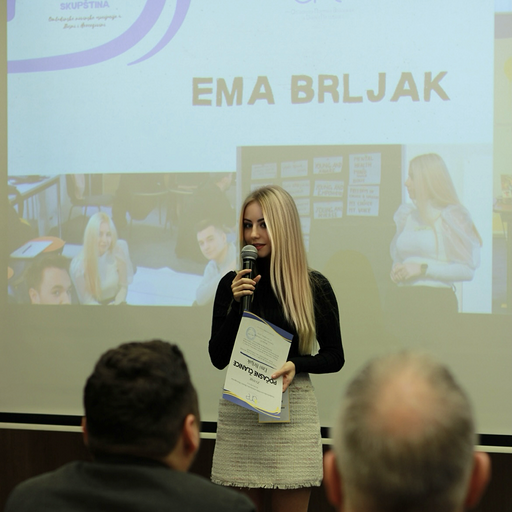 TD052AKUP-U09CU42LXFW-50758fbe425f-512